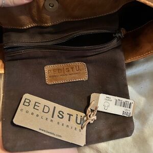 Bed STU tote bag.Real leather. Length:11.5 inch Height:11.5 inch Width:3.5 inch.